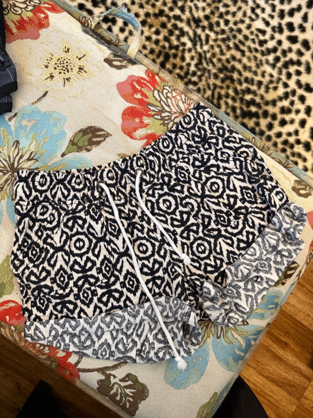 Black & White Patterned Drawstring Women’s Shorts